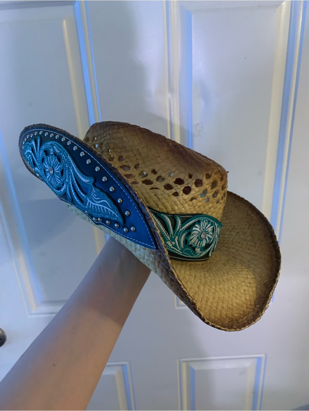Wild Wear Straw Western women’s Cowboy Hat Teal/Blue Embellished Decorative Band